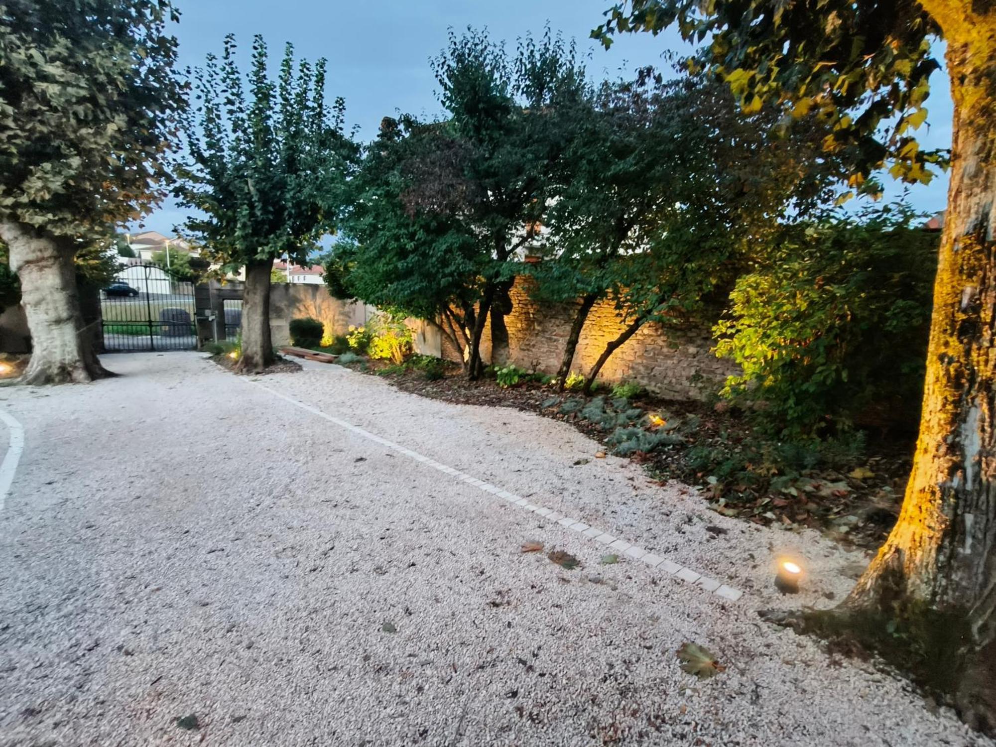 Chez Emma Et Louise - Maison Individuelle Avec Stationnement Gratuit Mâcon 外观 照片